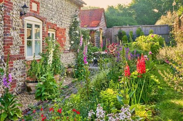 Cottage Garden